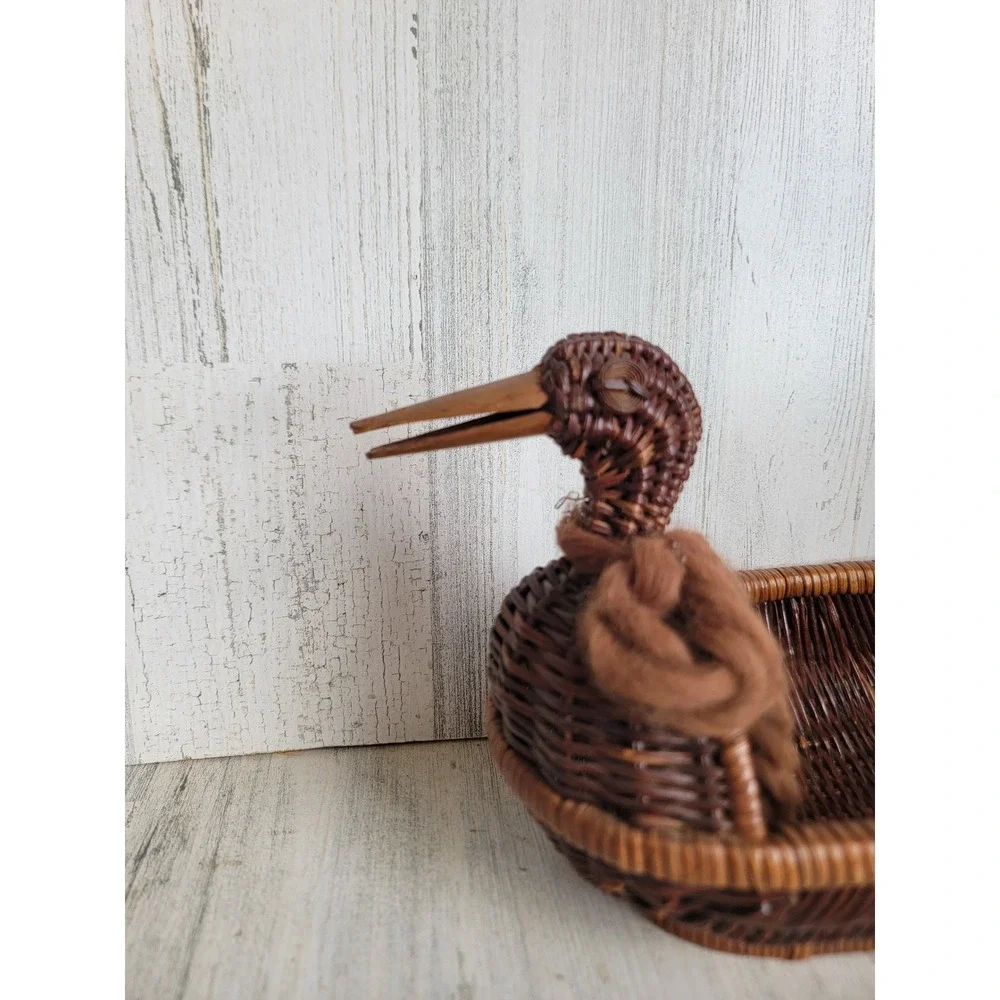 Vintage small duck wicker basket bird beak home‎ unique figure brown